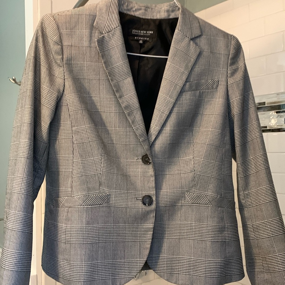 Excellent Condition JONES NEW YORK COLLECTION 10 P Suit Jacket Blazer, stretch.